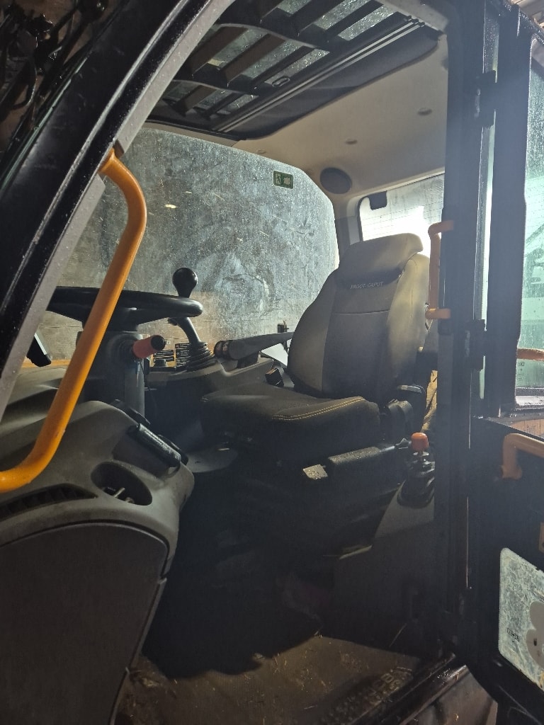 Telescopique JCB 532 70 agri super - photo slide 14