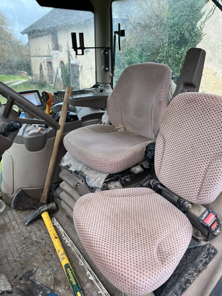 Tracteur JOHN DEERE 6140R - photo slide 21