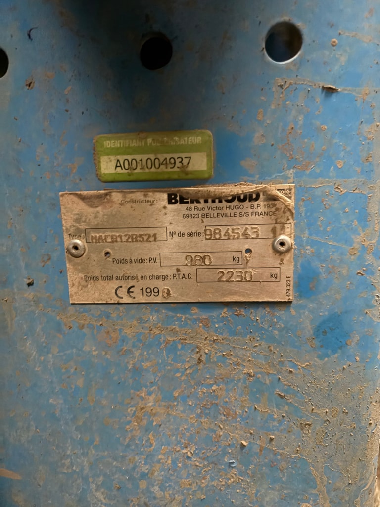 Pulverisateur BERTHOUD MACK 1200 L. / 20 M. - photo slide 8
