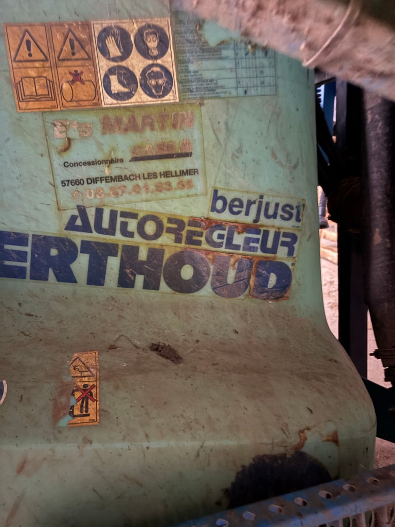 Pulverisateur BERTHOUD MACK 1200 L. / 20 M. - photo slide 2