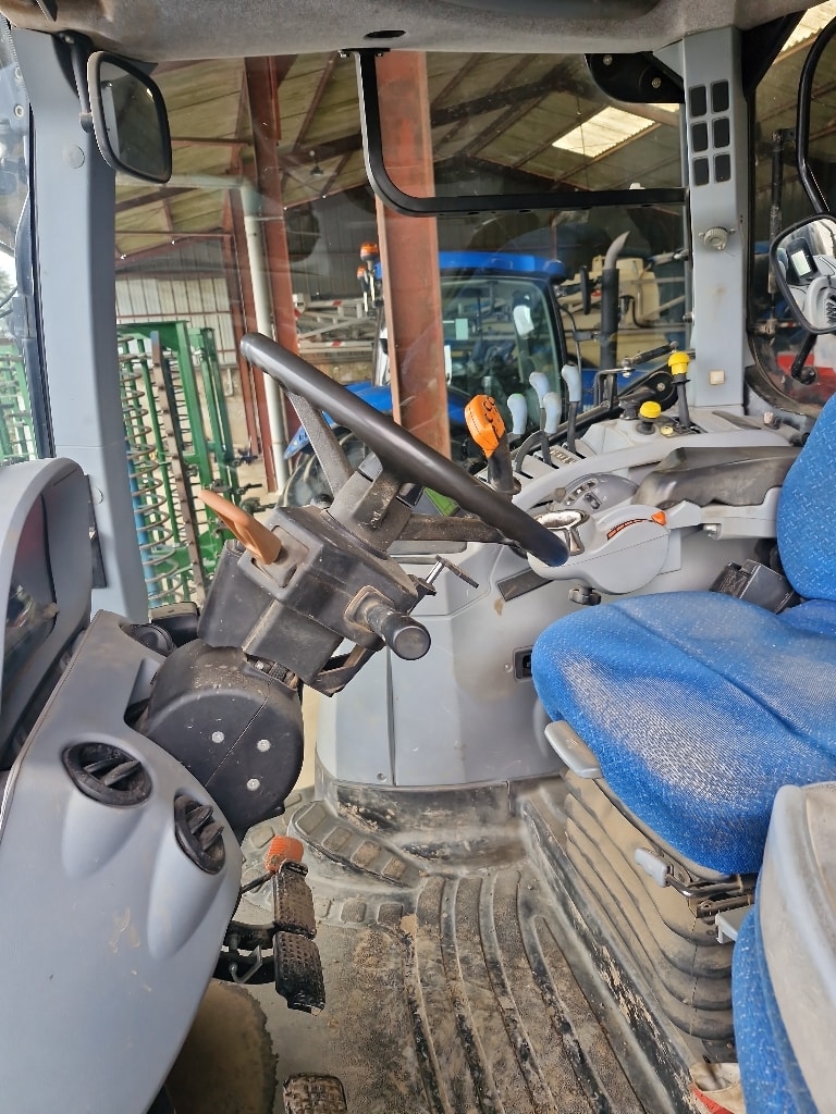 Tracteur NEW HOLLAND T7060 - photo slide 14