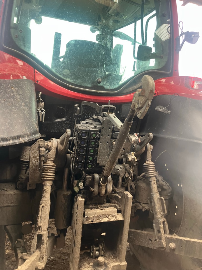 Tracteur VALTRA N155V - photo slide 12