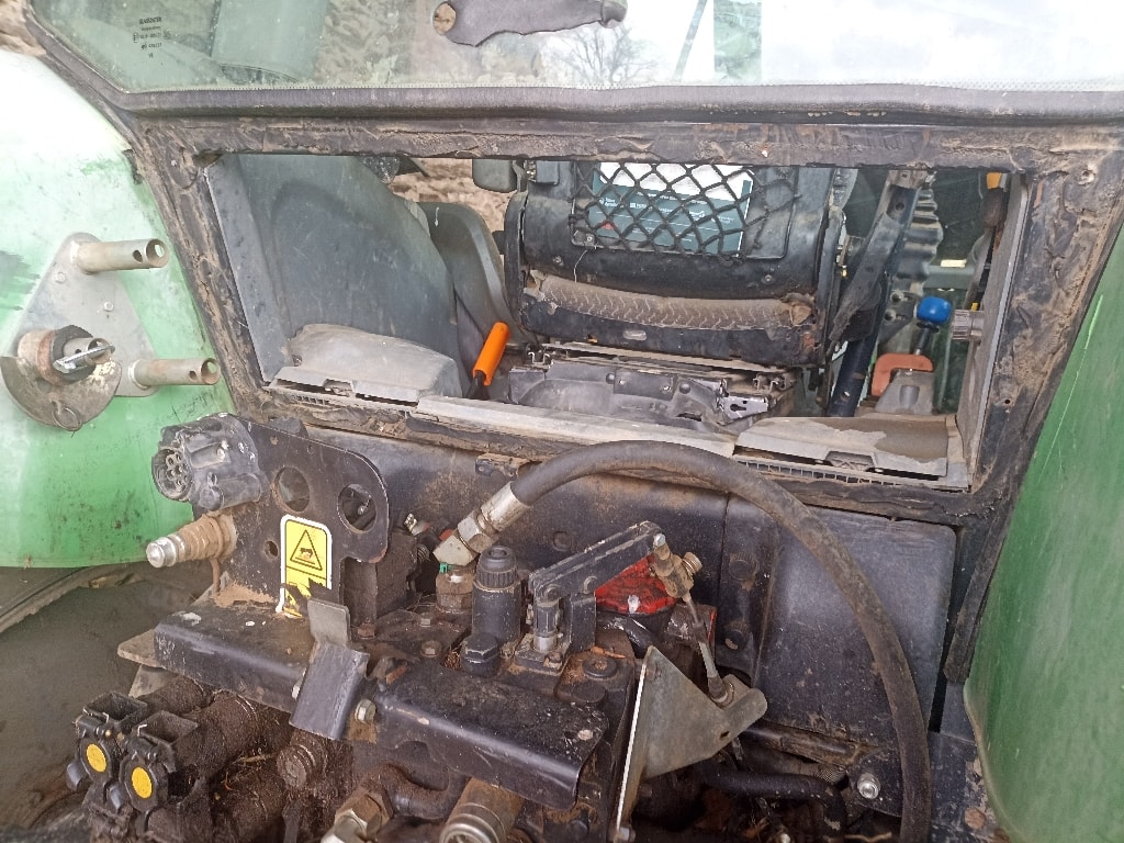 Tracteur chargeur DEUTZ FAHR AGROTRON K 430 - photo slide 16