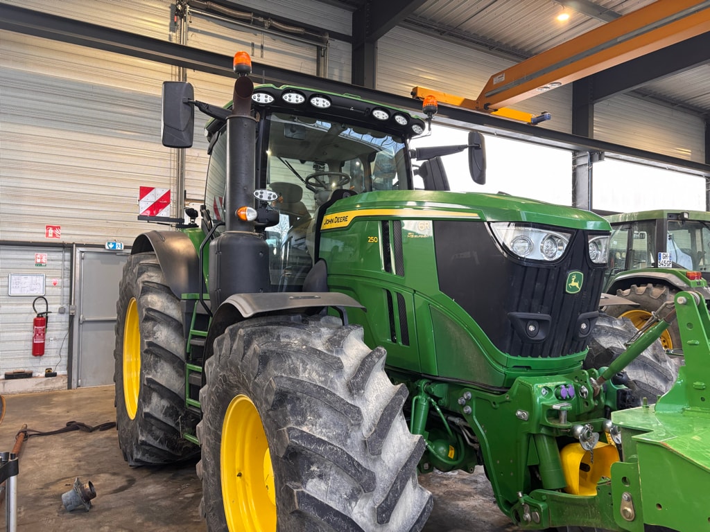 Tracteur JOHN DEERE 6R 250 - photo slide 2