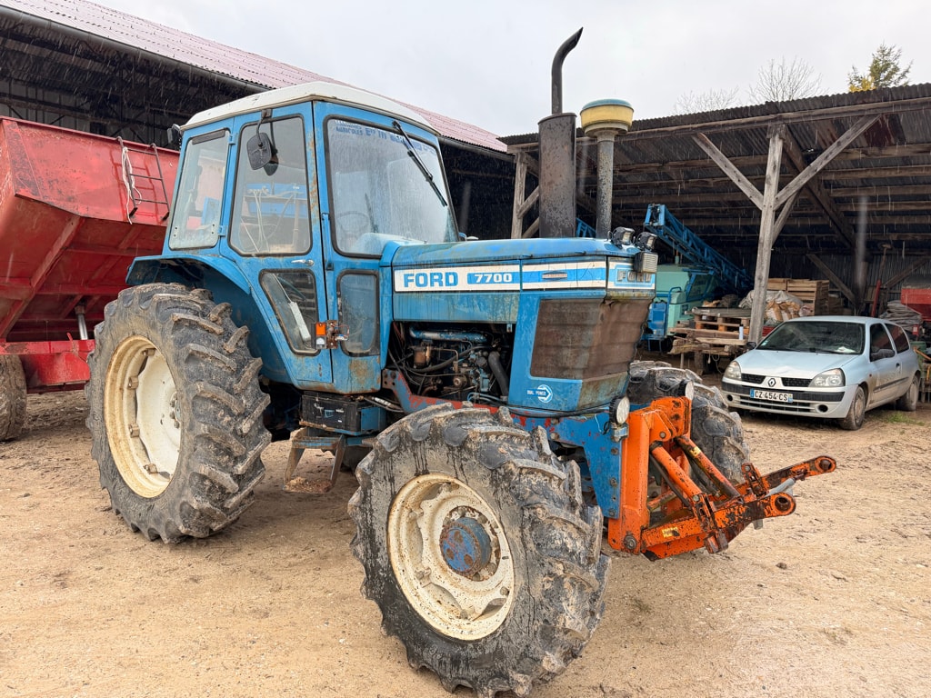 Tracteur FORD 7700 - photo slide 2