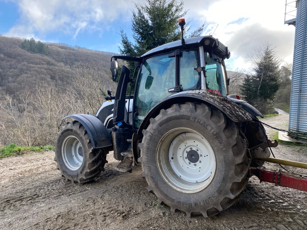 Tracteur chargeur VALTRA N175 - photo slide 4