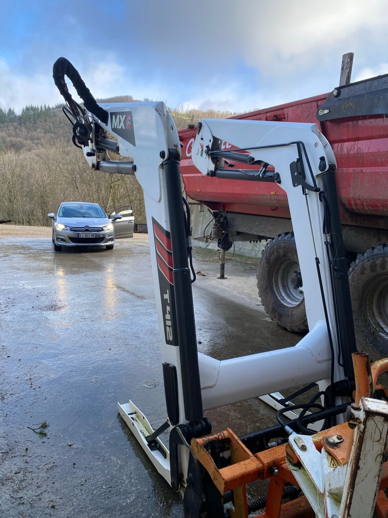 Tracteur chargeur VALTRA N175 - photo slide 10