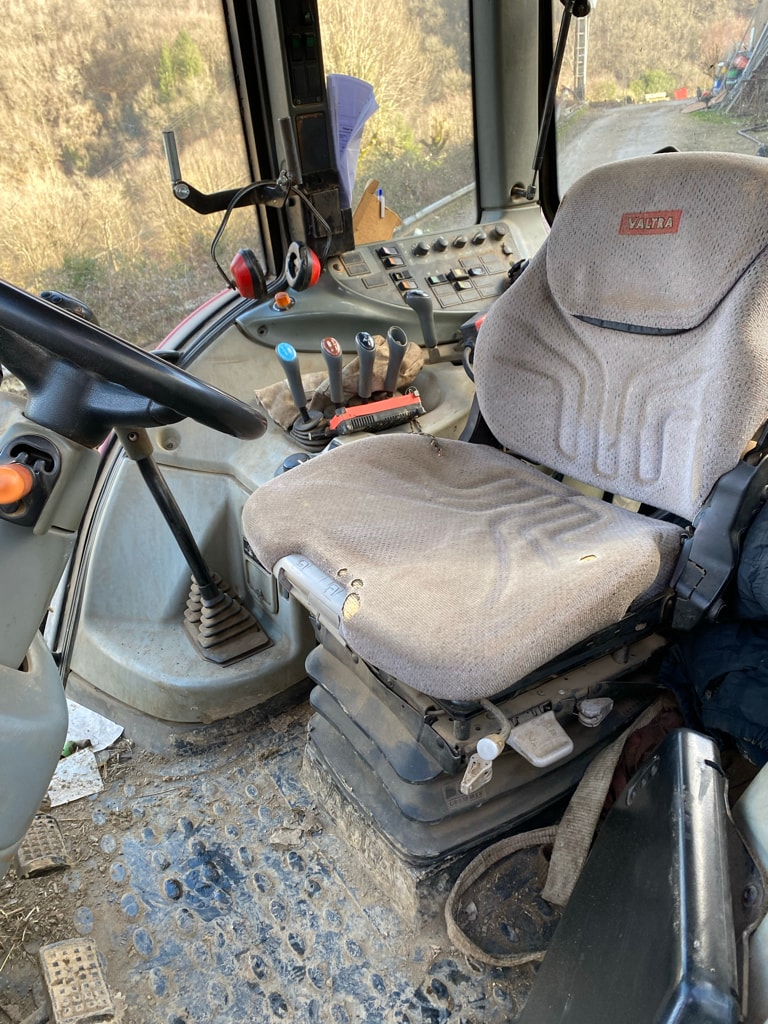 Tracteur VALTRA T 121 CLASSIC - photo slide 10