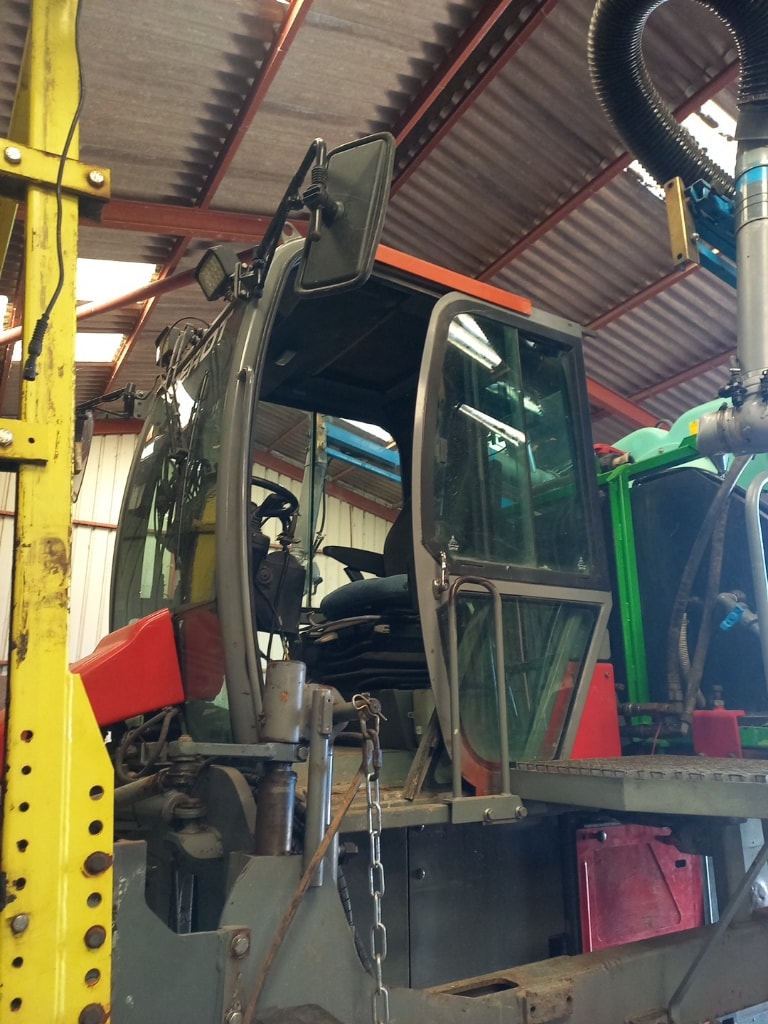 Tracteur enjambeur DEROT DTH 140  - photo slide 6
