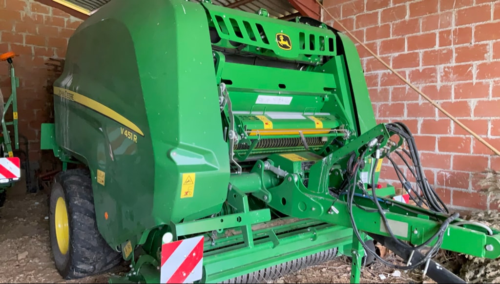 Presse balles rondes JOHN DEERE V451 R - photo slide 2