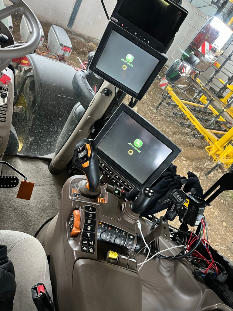 Tracteur JOHN DEERE 6250R - photo slide 2