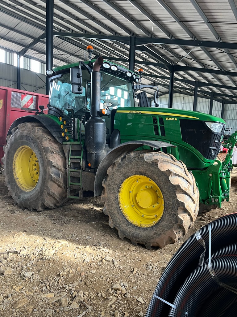 Tracteur JOHN DEERE 6250R - photo slide 6