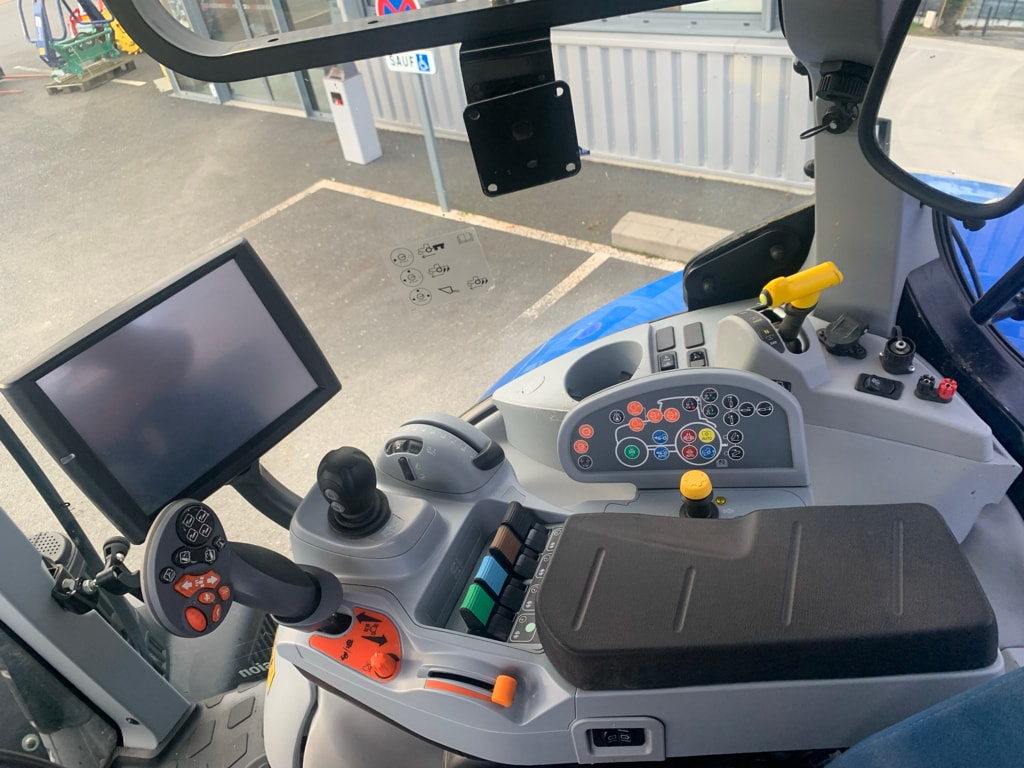 Tracteur NEW HOLLAND T7210 - photo slide 9