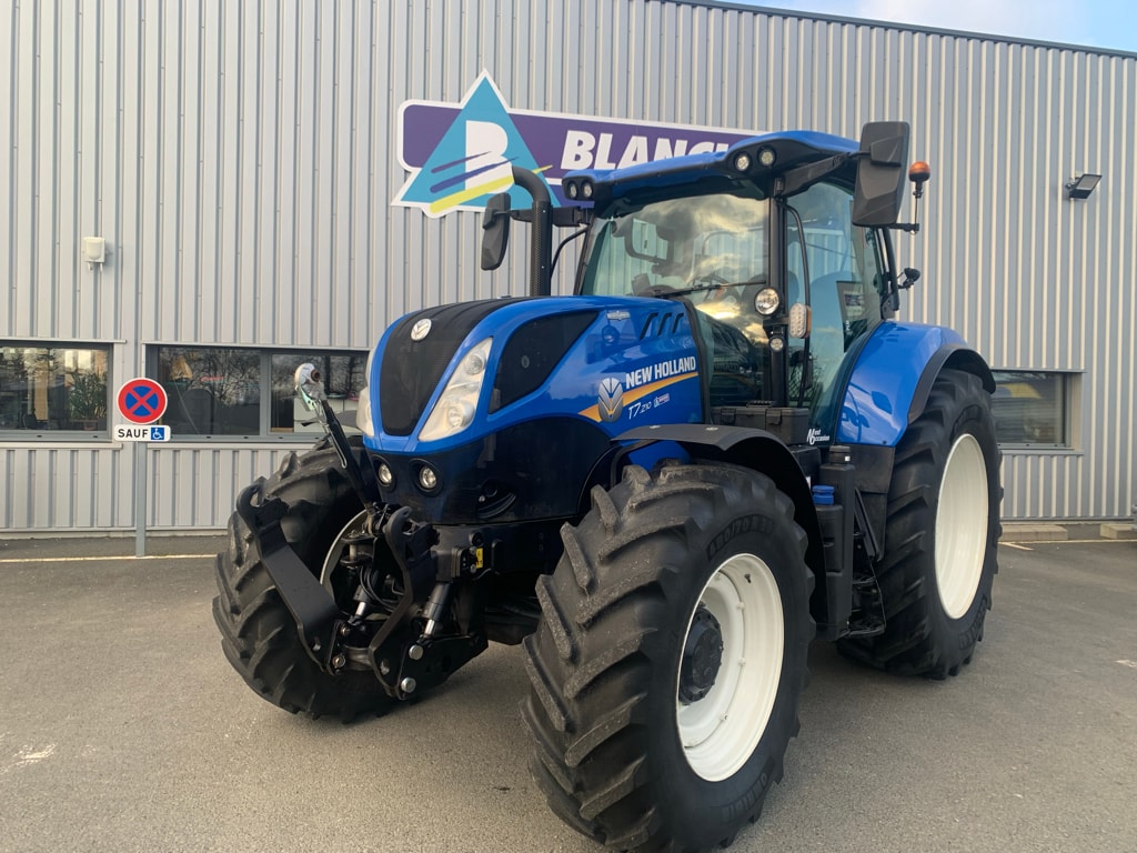 Tracteur NEW HOLLAND T7210 - photo slide 1