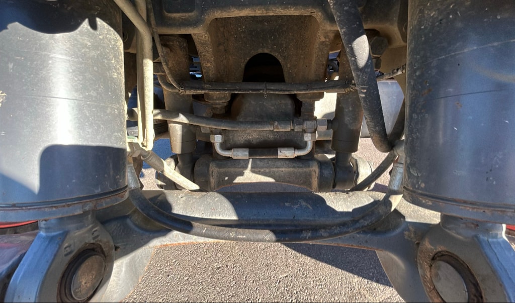 Tracteur chargeur KUBOTA M7151 premium - photo slide 9