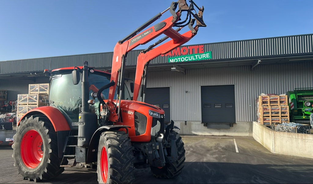 Tracteur chargeur KUBOTA M6121 - photo slide 1