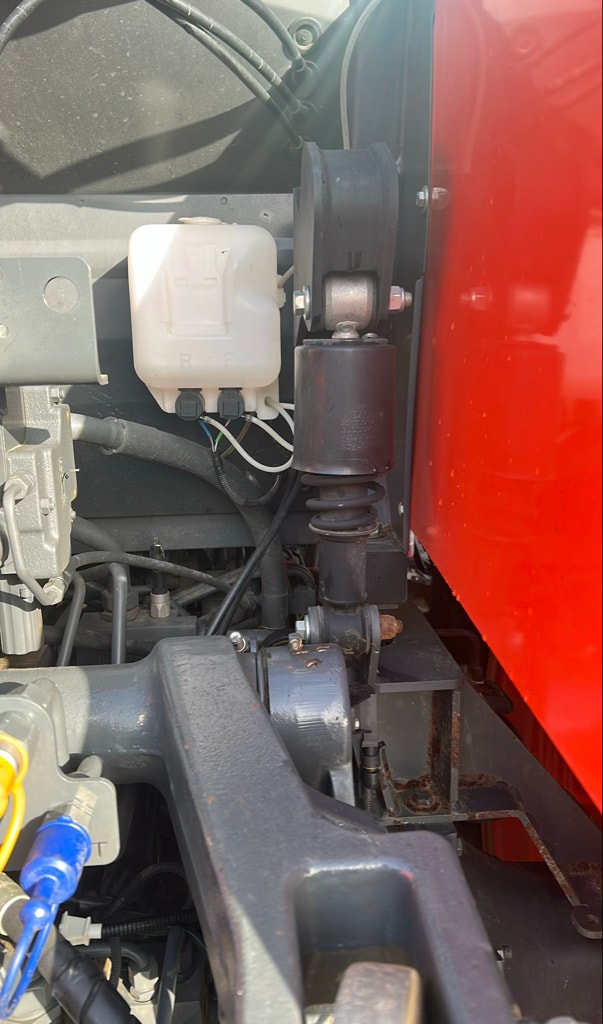 Tracteur chargeur KUBOTA M6121 - photo slide 7