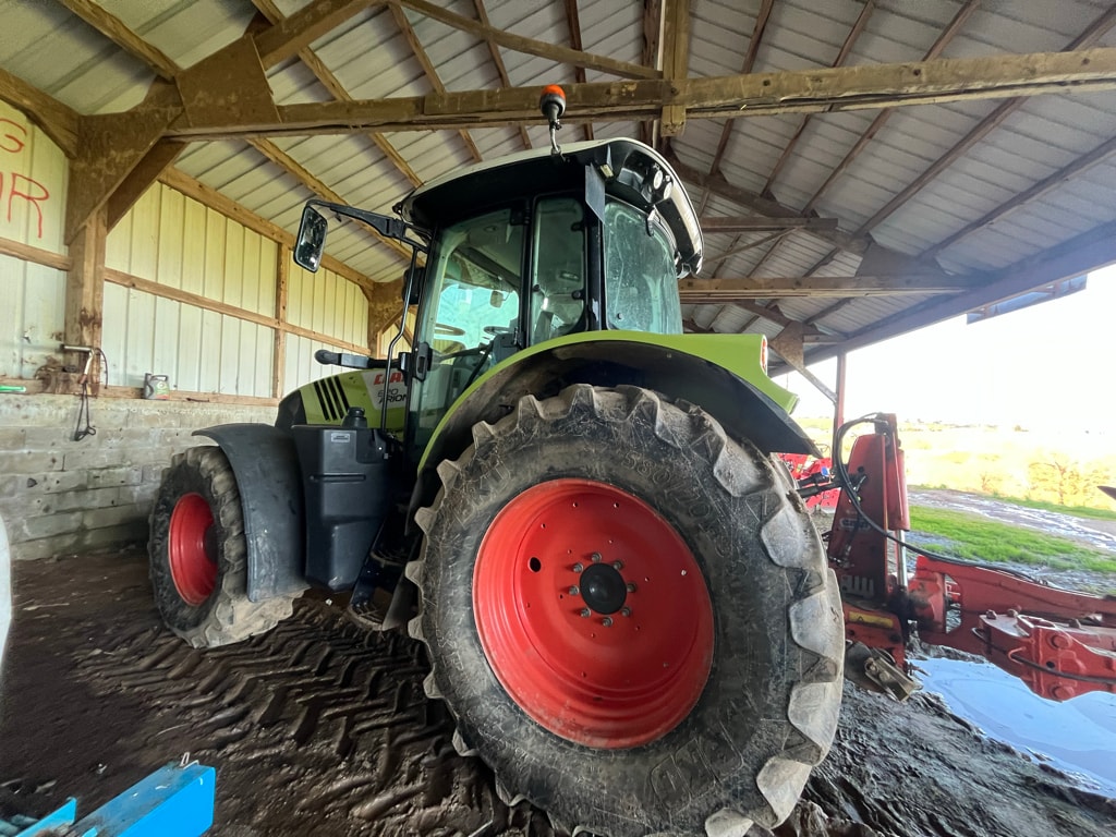 Tracteur CLAAS ARION 620 - photo slide 4