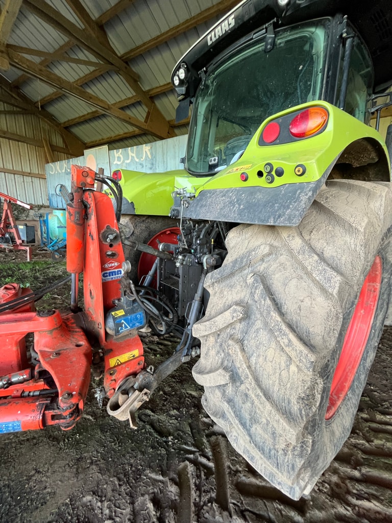 Tracteur CLAAS ARION 620 - photo slide 6