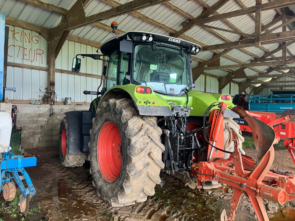 Tracteur CLAAS ARION 620 - photo slide 8