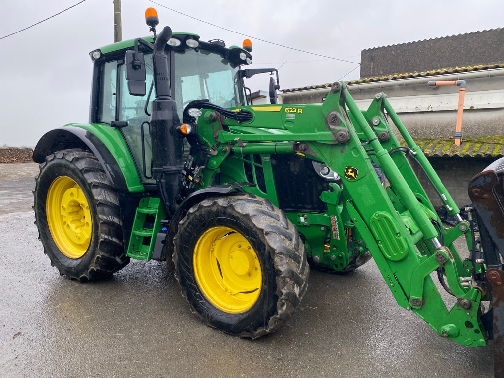 Tracteur chargeur JOHN DEERE 6110M - photo slide 2