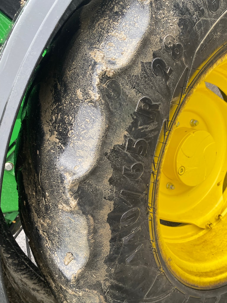 Tracteur chargeur JOHN DEERE 6110M - photo slide 10