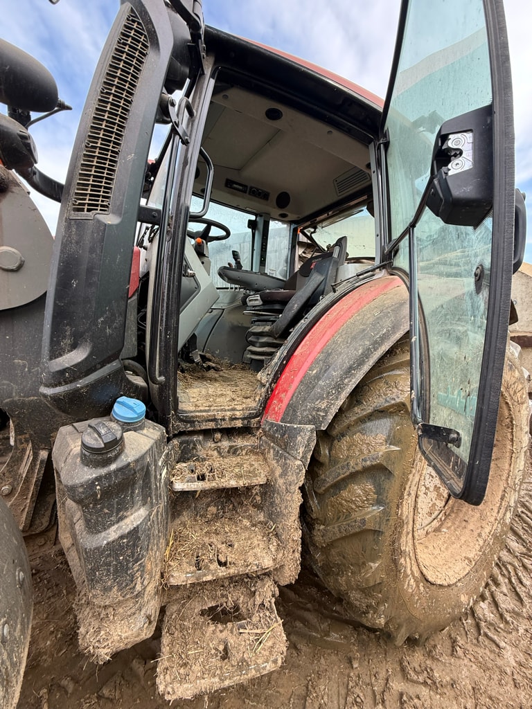 Tracteur chargeur VALTRA G 105 A - photo slide 12