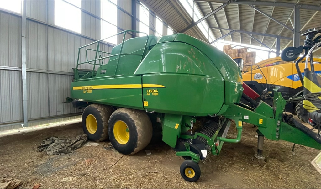 Presse haute densite JOHN DEERE L1534 - photo slide 1