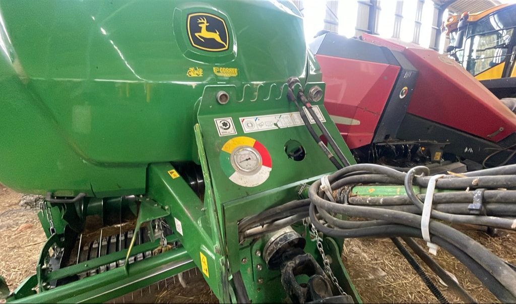 Presse haute densite JOHN DEERE L1534 - photo slide 3