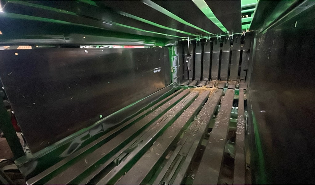 Presse haute densite JOHN DEERE L1534 - photo slide 6