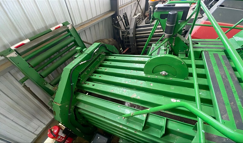 Presse haute densite JOHN DEERE L1534 - photo slide 9