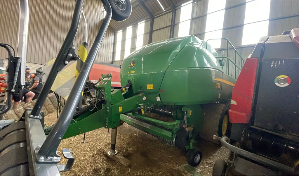 Presse haute densite JOHN DEERE L1534 - photo slide 12