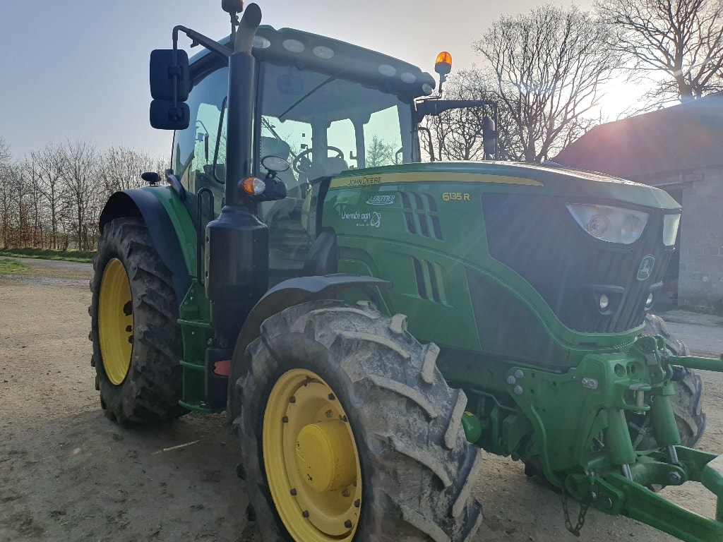 Tracteur JOHN DEERE 6135R - photo slide 3