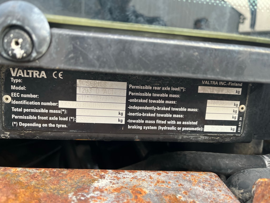 Tracteur VALTRA T 203 DIRECT - photo slide 8