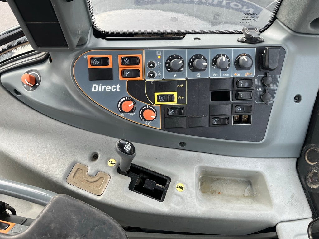 Tracteur VALTRA T 203 DIRECT - photo slide 11