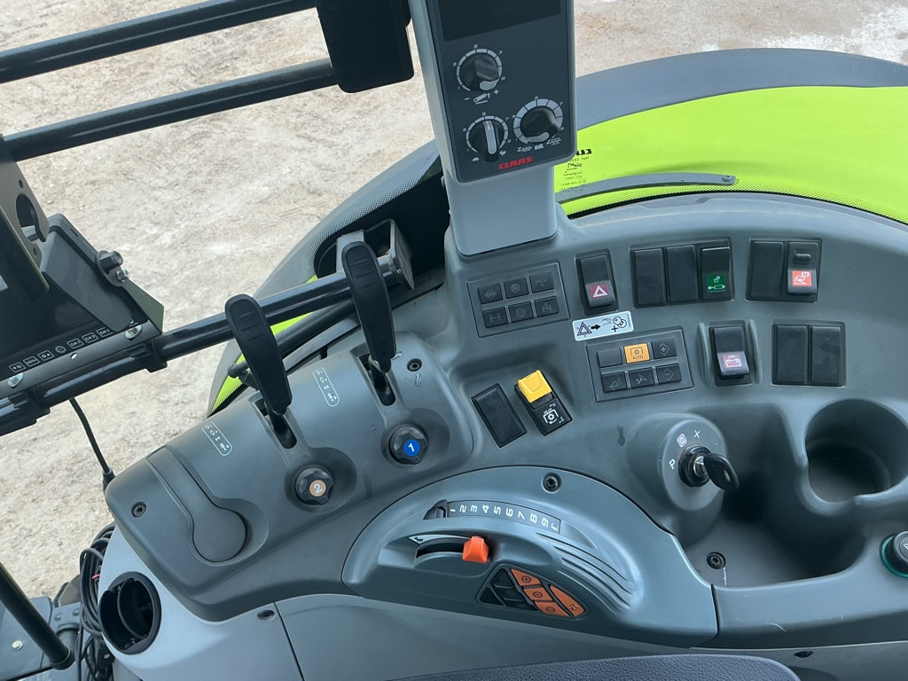 Tracteur chargeur CLAAS ARION 450 - photo slide 8