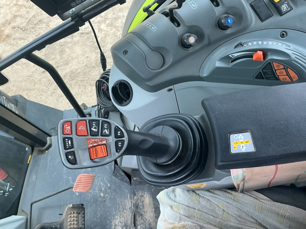 Tracteur chargeur CLAAS ARION 450 - photo slide 9