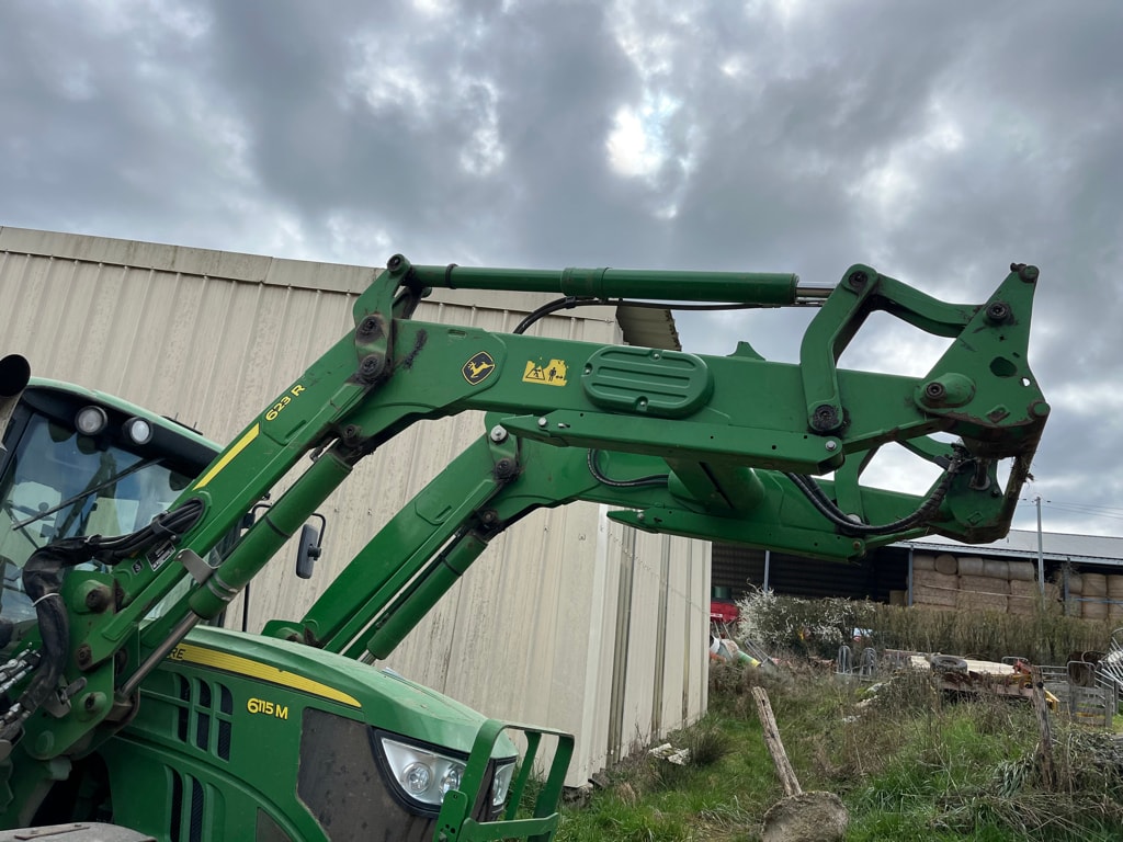 Tracteur chargeur JOHN DEERE 6115M - photo slide 22