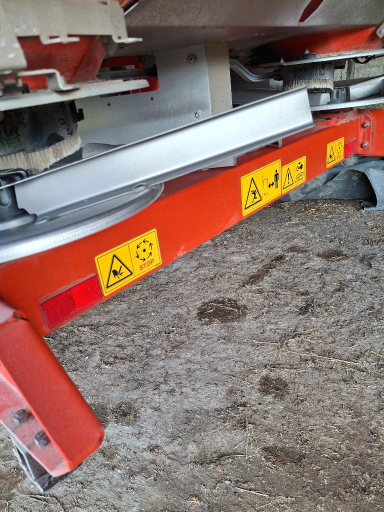 Epandeur engrais KUHN Axis 40.2 M-EMC IPRO - photo slide 7