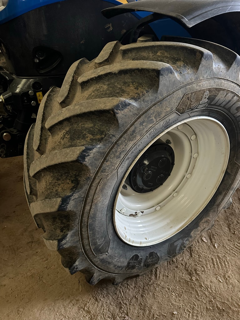 Tracteur NEW HOLLAND T7.210 - photo slide 7