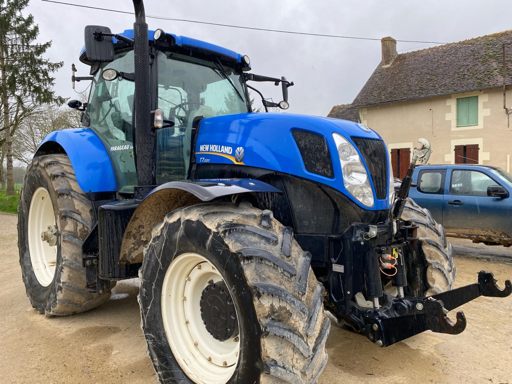 Tracteur NEW HOLLAND T7.220 - photo slide 2