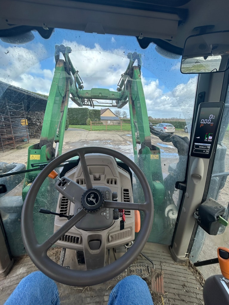 Tracteur chargeur JOHN DEERE 6100M - photo slide 20