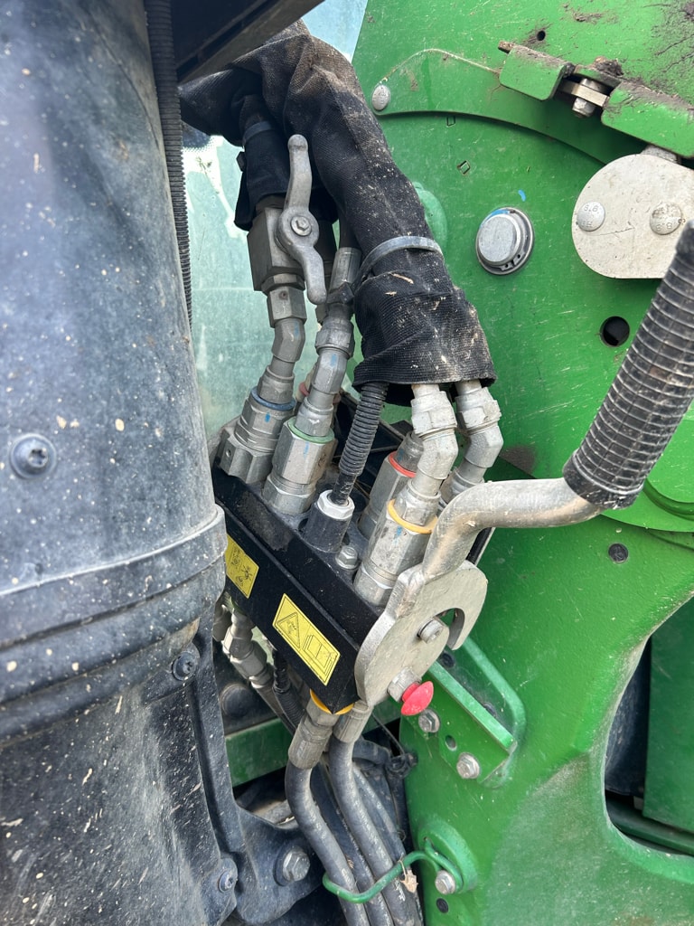 Tracteur chargeur JOHN DEERE 6100M - photo slide 15
