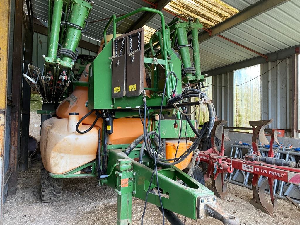 Pulverisateur AMAZONE UX 3200 special - photo slide 2
