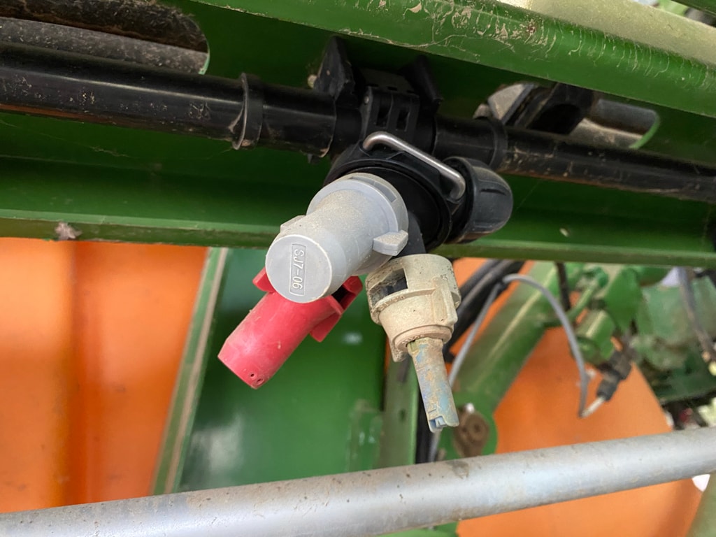 Pulverisateur AMAZONE UX 3200 special - photo slide 12
