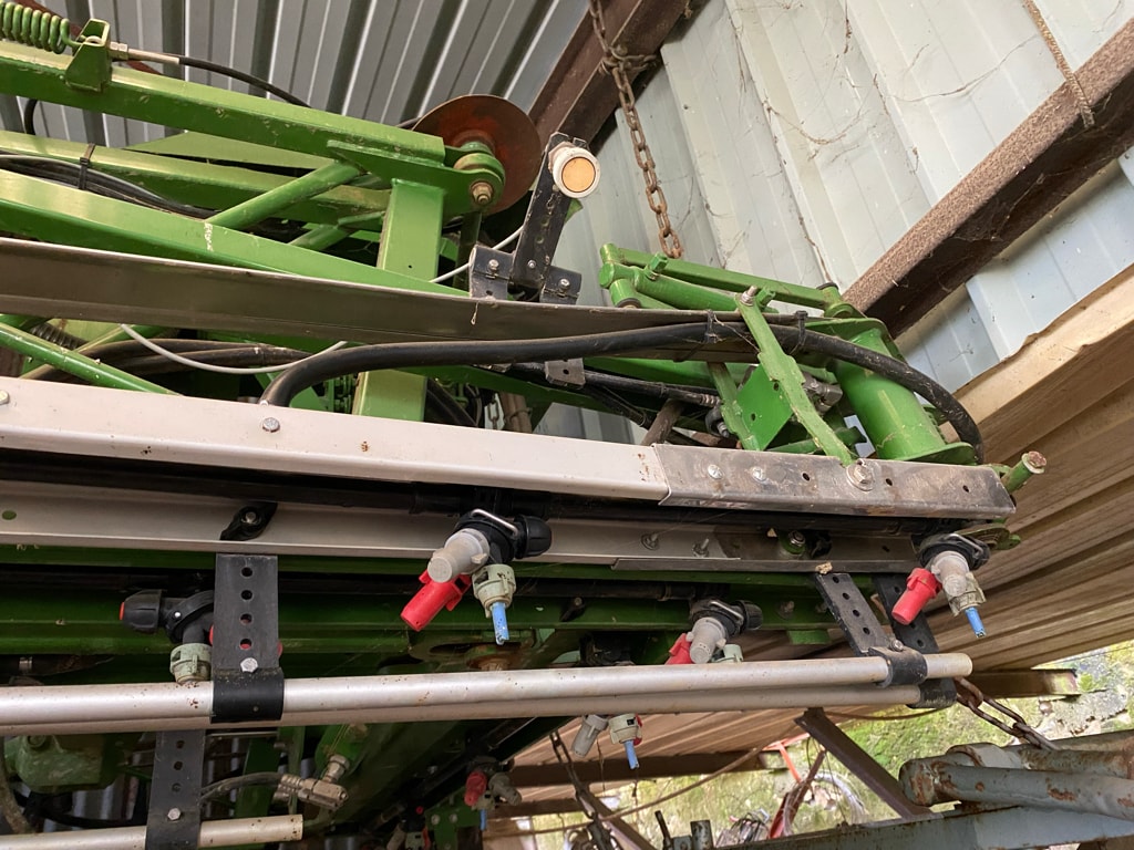 Pulverisateur AMAZONE UX 3200 special - photo slide 13