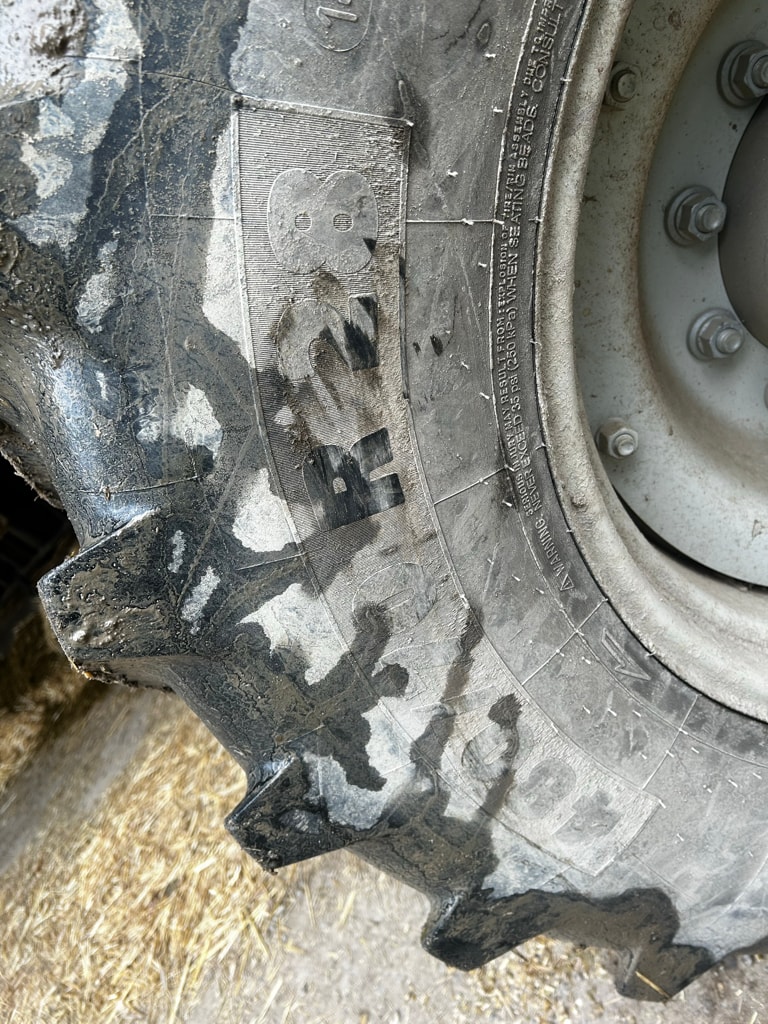 Tracteur VALTRA T144H - photo slide 4