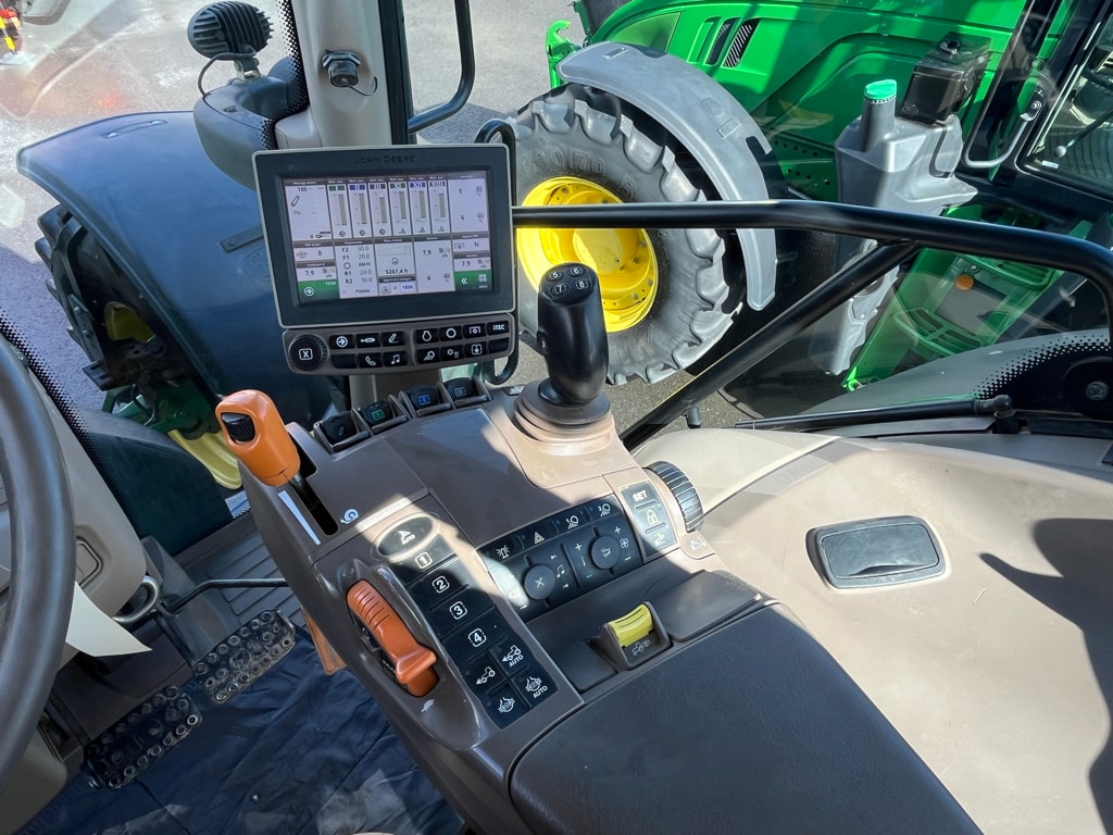 Tracteur JOHN DEERE 6155R - photo slide 15