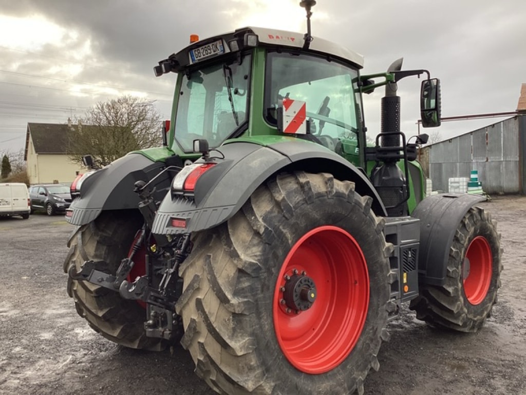 Tracteur FENDT 826 - photo slide 3