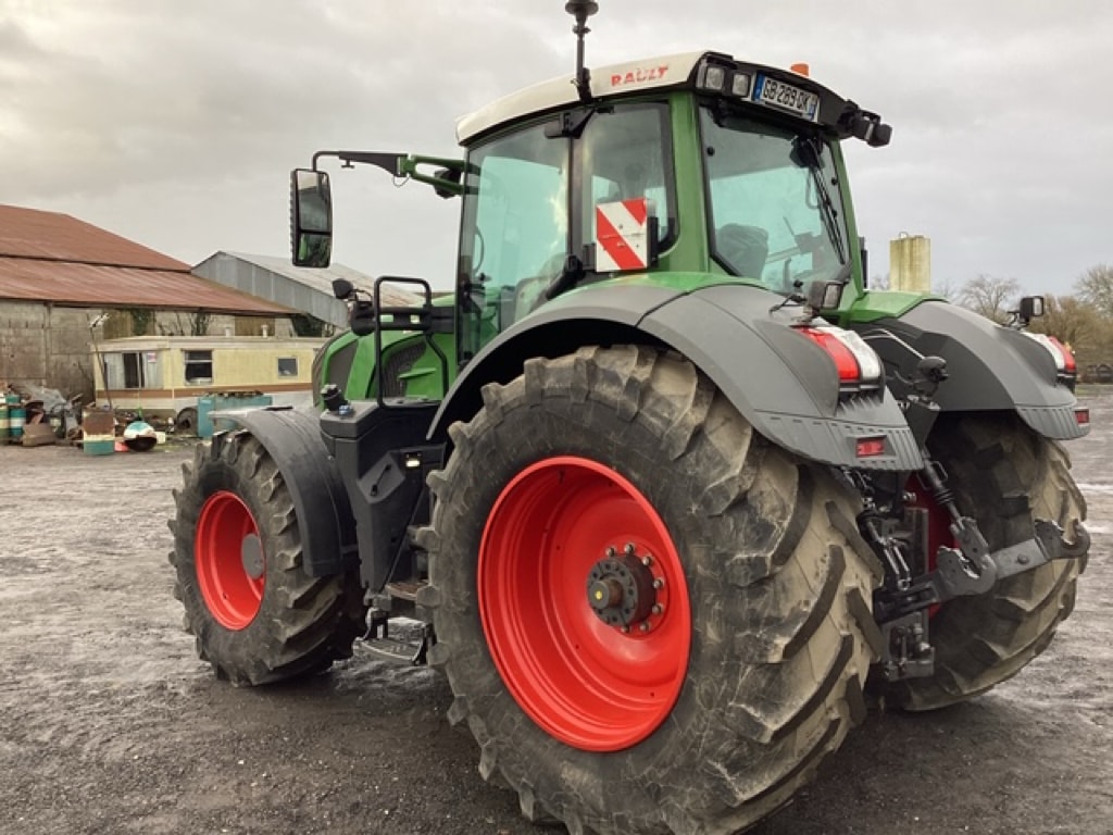 Tracteur FENDT 826 - photo slide 4